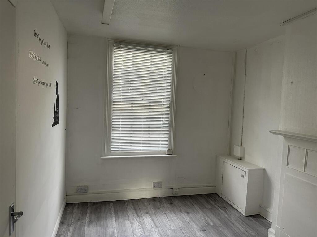 Additional image 9 of Braintree