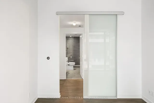 Additional image 22 of 185 Roehampton Ave Unit 702