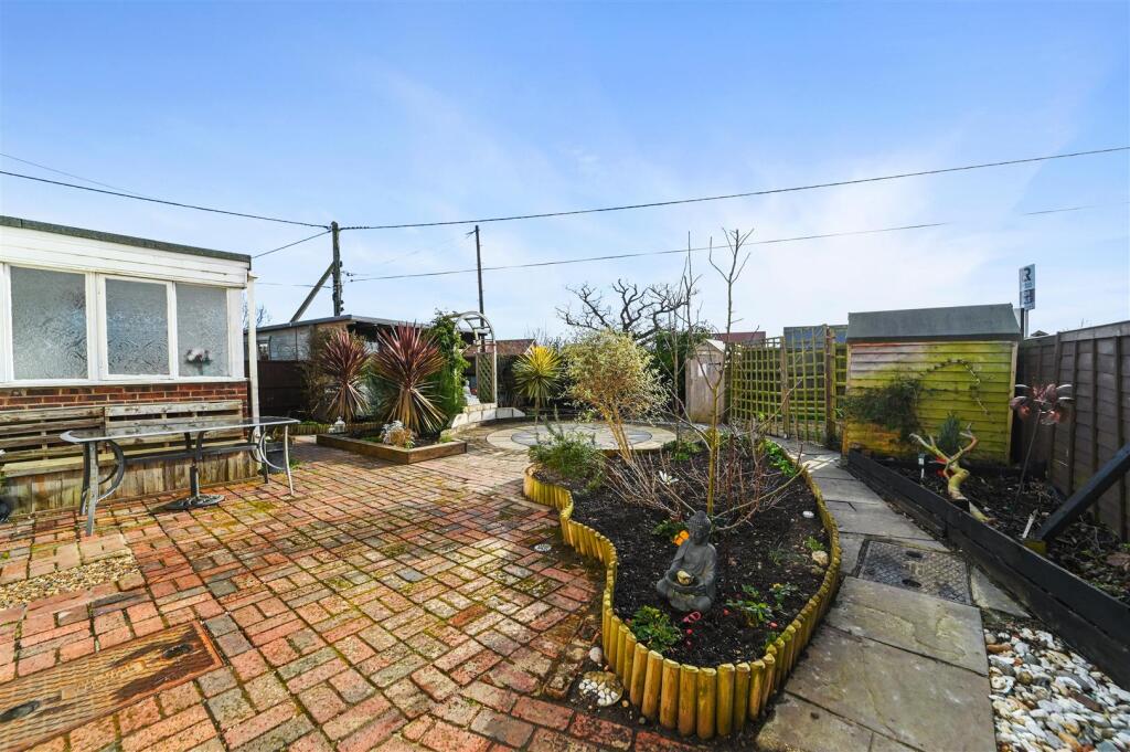 Additional image 20 of Byng Crescent, Thorpe-Le-Soken