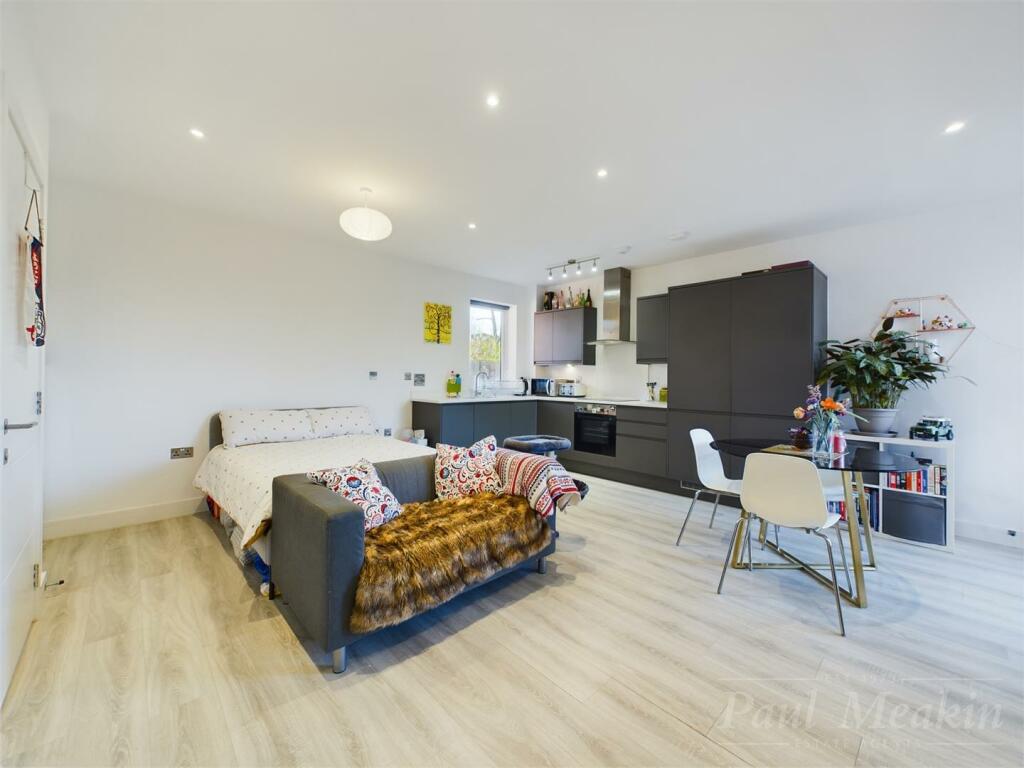 Additional image 2 of Melville Avenue, South Croydon