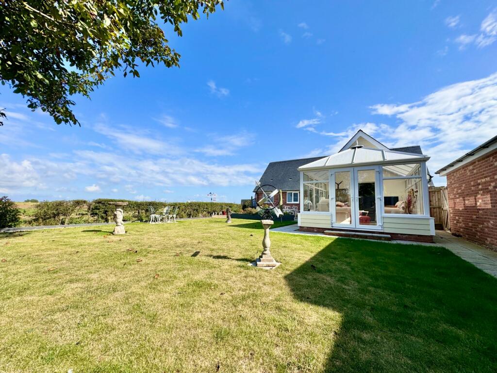 Additional image 40 of Farm Close, KIRBY CROSS, Frinton on Sea, CO13