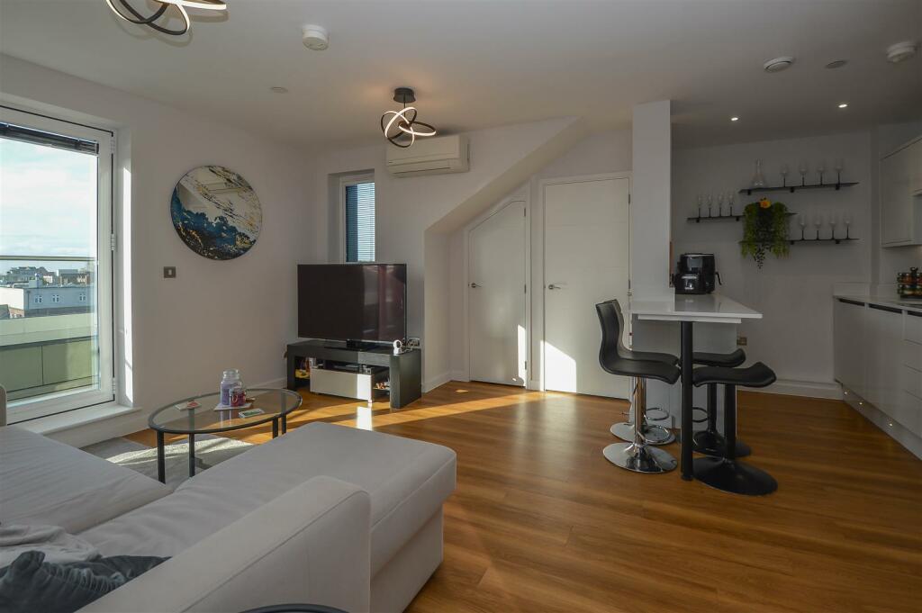 Additional image 8 of 8 Ingrave Road, Brentwood