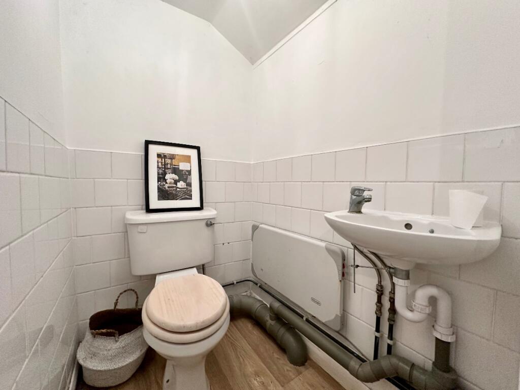 Additional image 11 of High Street, Ongar