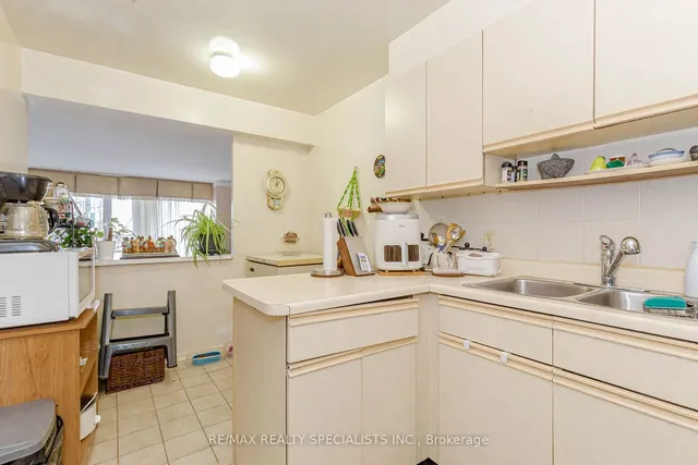 Additional image 19 of 1 Four Winds Dr Unit 106