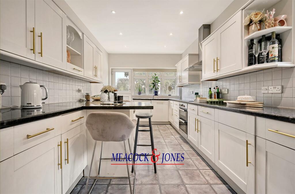 Additional image 8 of Chelmsford Road, Shenfield, Brentwood