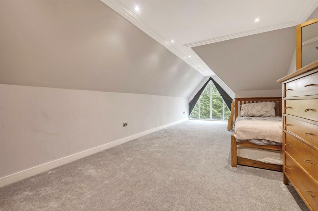 Additional image 36 of Noak Hill Close, Billericay, Essex