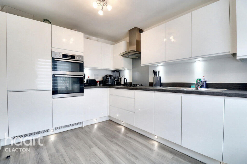 Additional image 3 of Hamford Crescent, Walton on the naze