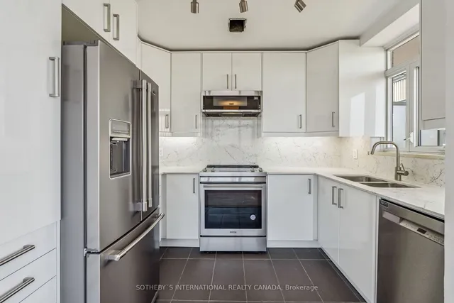 Additional image 11 of 581 Avenue Rd Unit 1005