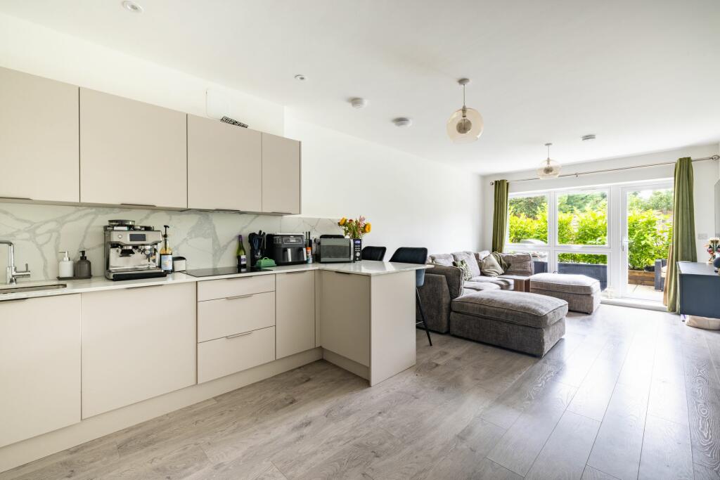 Additional image 10 of Fairdene Road, Coulsdon, CR5