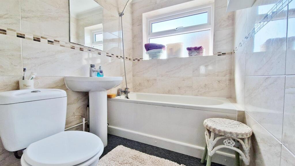 Additional image 18 of Gatefield Close, Frinton Homelands