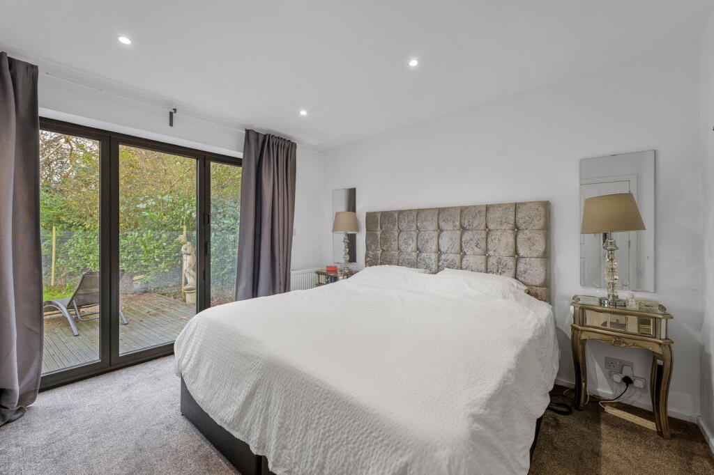 Additional image 18 of Salmons Lane West, Caterham, CR3 5LT