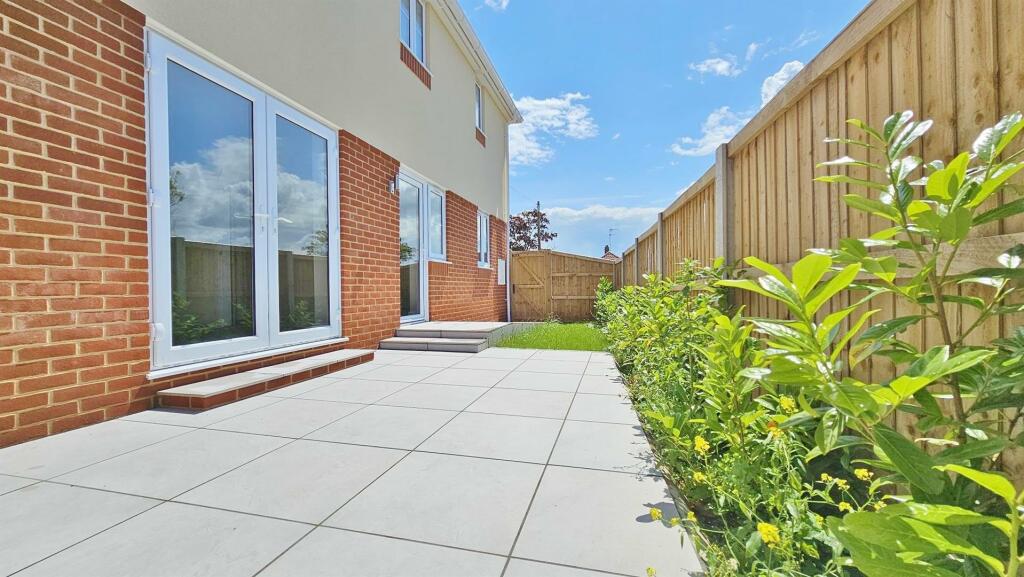 Additional image 28 of Fifth Avenue, Frinton-On-Sea