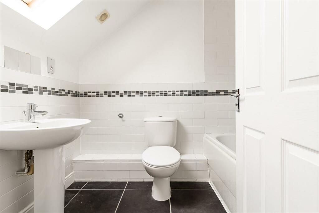 Additional image 19 of Walter Mead Close, Ongar