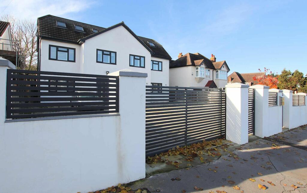 Additional image 10 of The Glade, Shirley