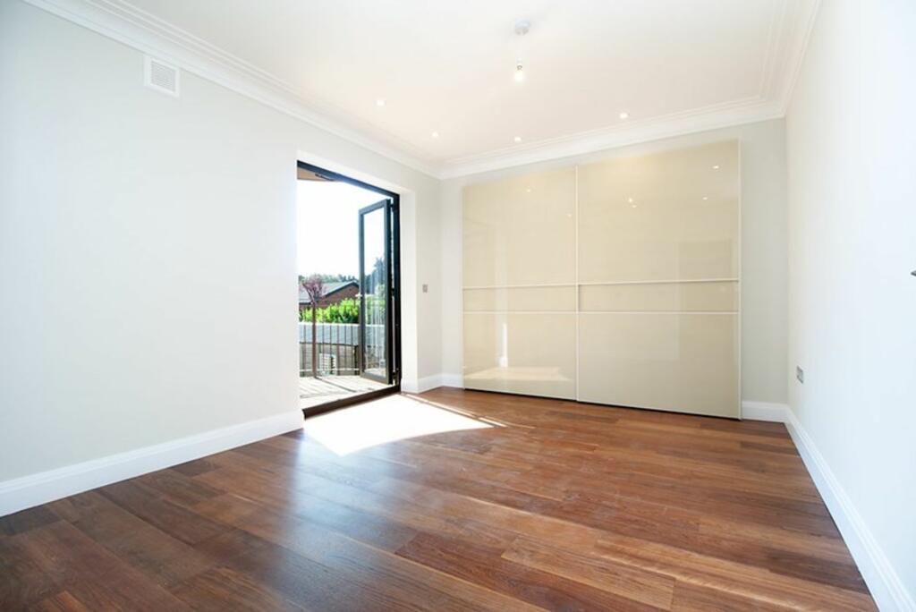 Additional image 7 of Station Road, Woldingham, CR3