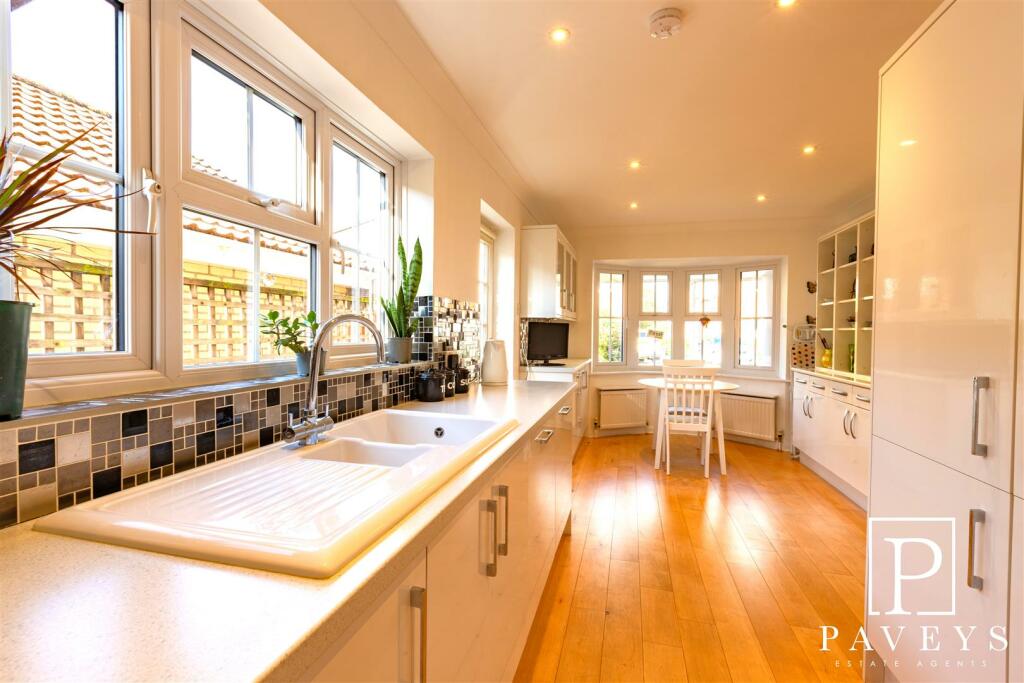 Additional image 7 of Waltham Way, Frinton-On-Sea