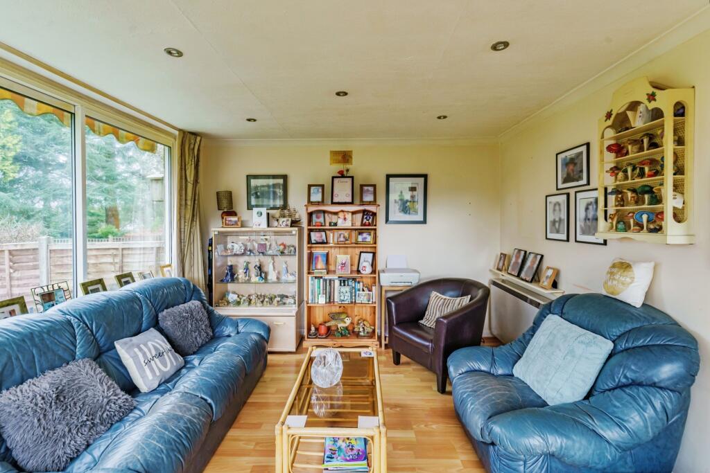 Additional image 6 of Mount Avenue, Caterham, CR3