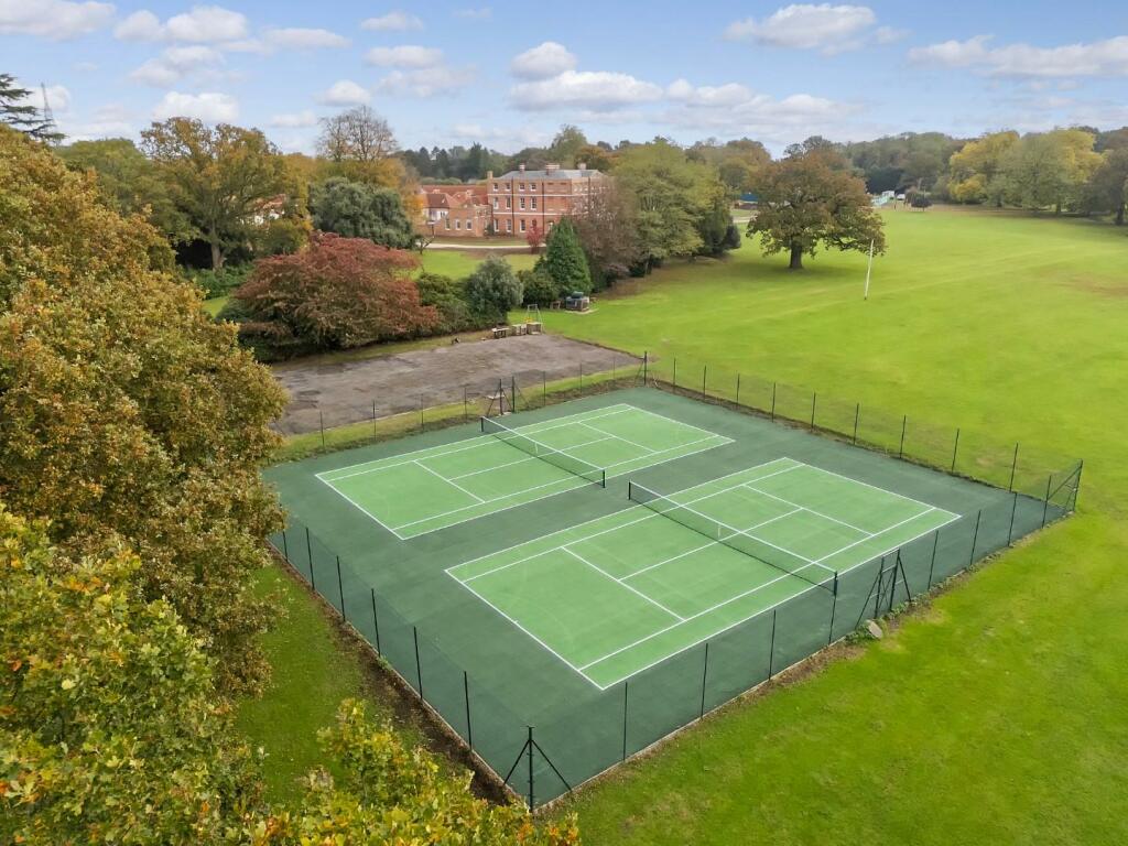 Additional image 23 of Brizes Park, Kelvedon Hatch