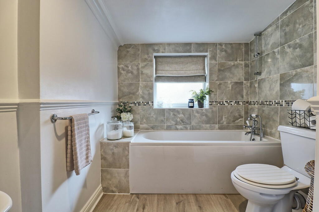 Additional image 9 of Essex Road, Burnham-on-crouch, CM0 8EQ