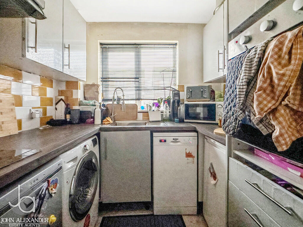 Additional image 5 of Kinlett Close, Highwoods