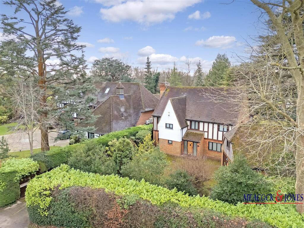 Additional image 32 of Roundwood Avenue, Hutton Mount, Brentwood