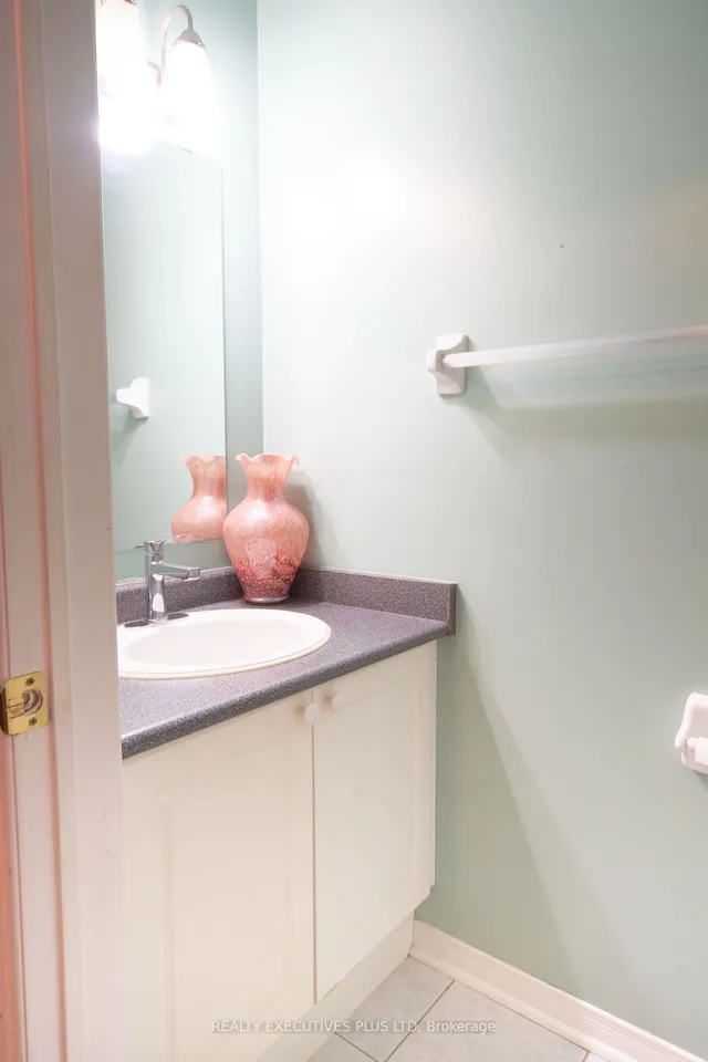 Additional image 5 of 162 Provincial Pl