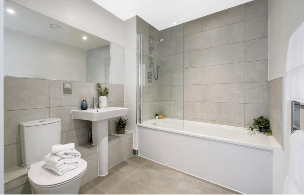 Additional image 4 of Crescent Gardens, 38 Cherry Orchard Road, Croydon, CR0