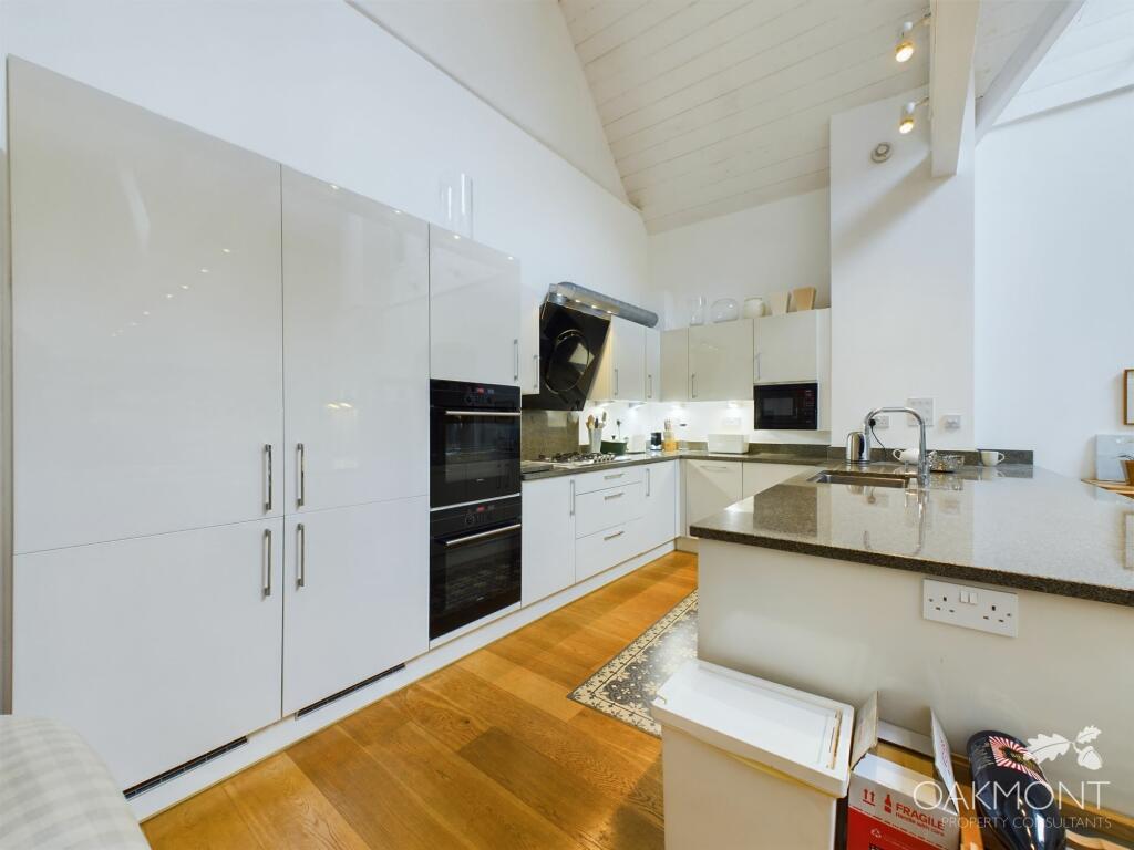 Additional image 7 of Flat , Myers Court, The Galleries, Warley, Brentwood