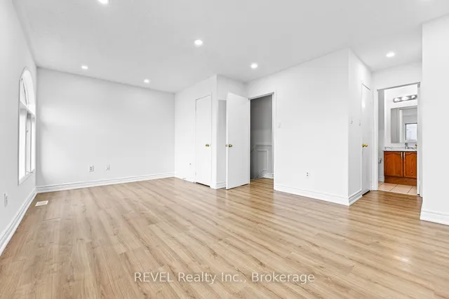 Additional image 18 of 92 Goldenlight Circ Unit 11