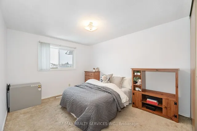 Additional image 18 of 76 Simmons Blvd