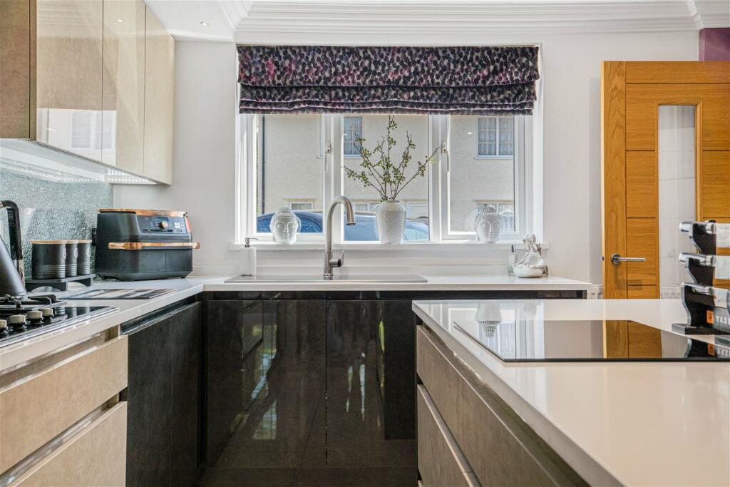 Additional image 4 of Mansfield, High Wych, Sawbridgeworth, CM21 0JT