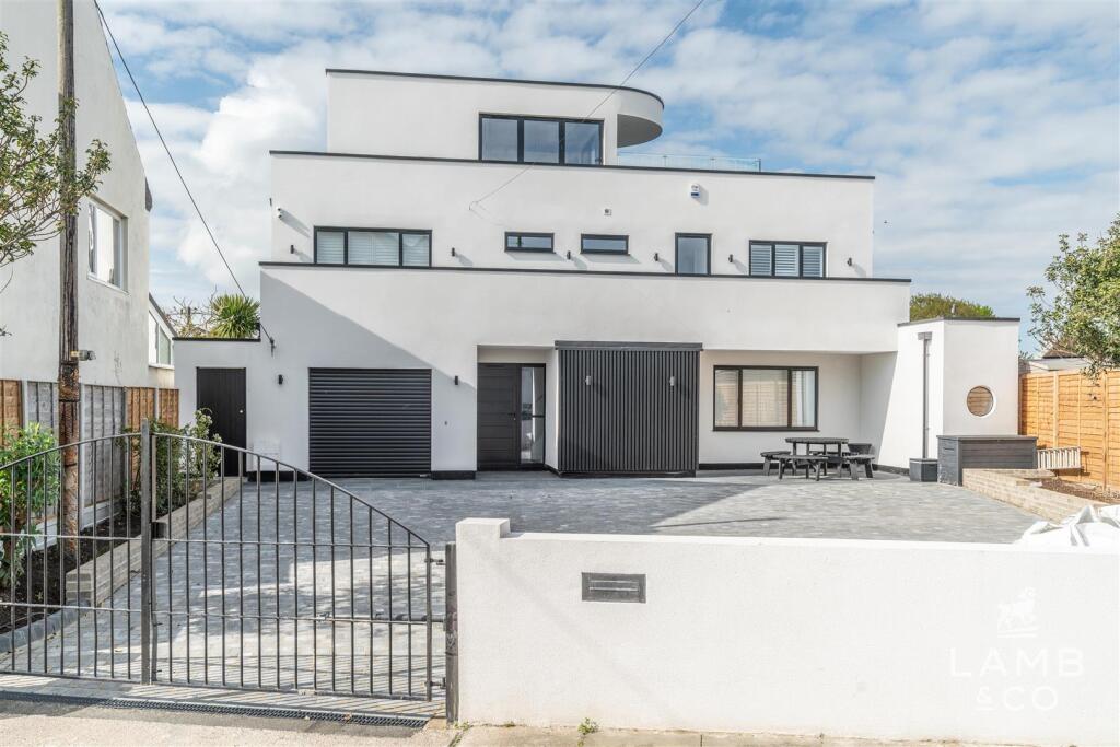 Additional image 26 of Freshwinds, Percival Road, Walton On The Naze