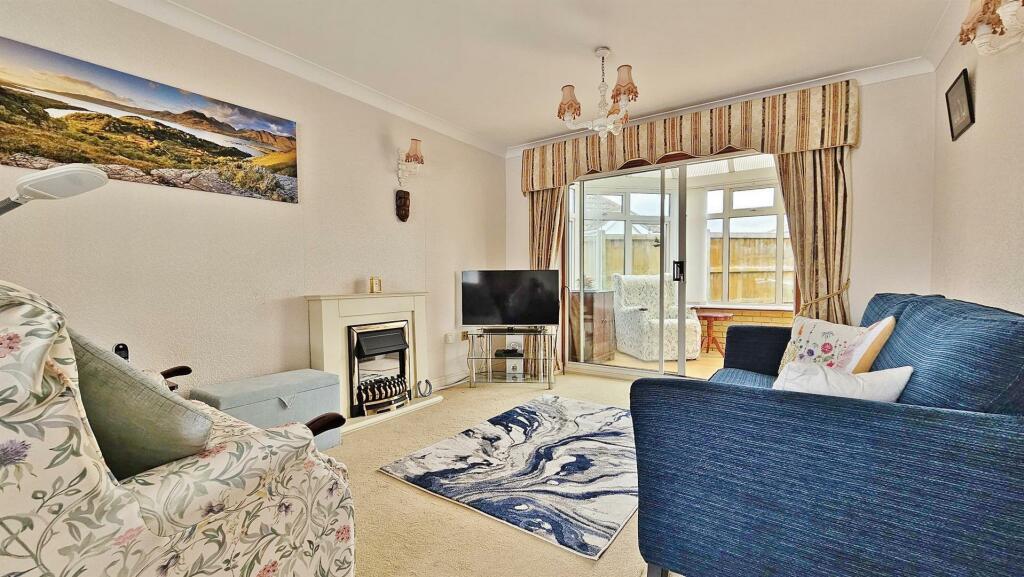 Additional image 5 of Louise Close, Walton On The Naze