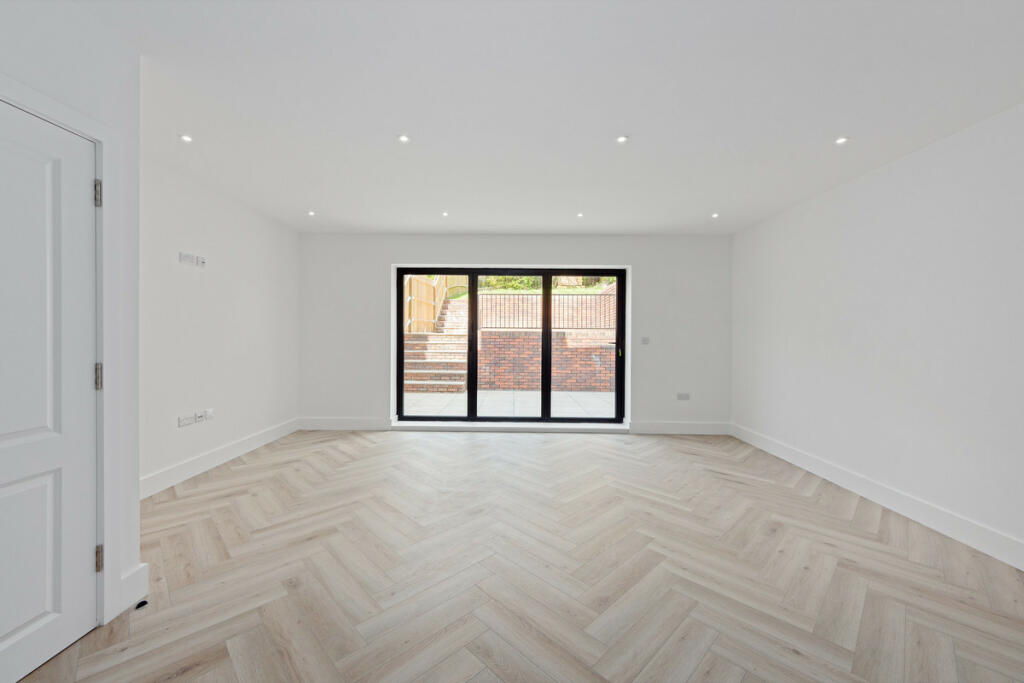 Additional image 4 of Briton Hill, South Croydon, CR2