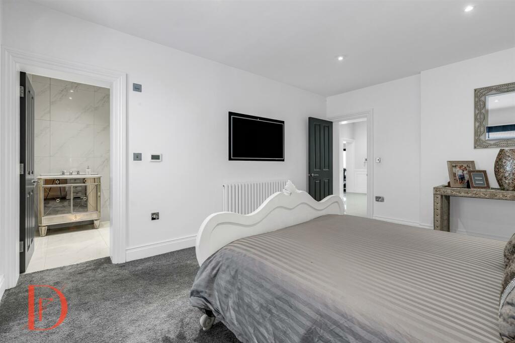 Additional image 24 of Coopersale Lane, Theydon Bois