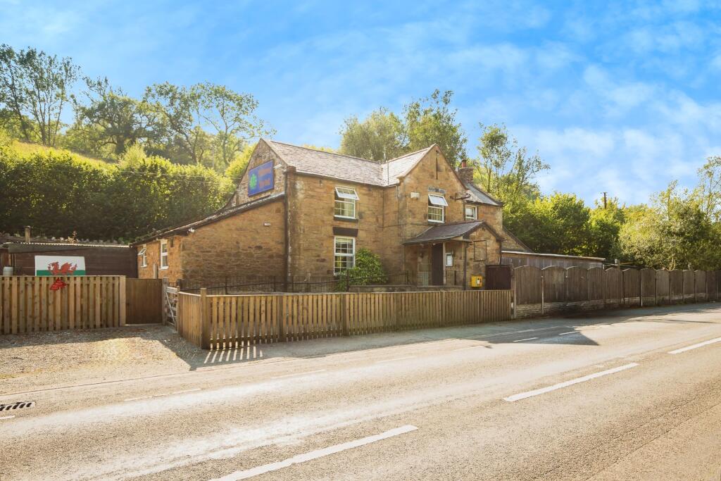 Primary image of Denbigh Road, Hendre, Yr Wyddgrug, Denbigh Road, CH7