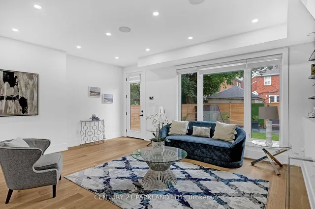 Additional image 12 of 978 Carlaw Ave