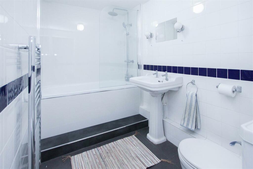 Additional image 11 of High Street, Ongar