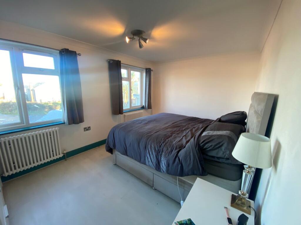 Additional image 7 of 37 Eastern Promenade, Point Clear Bay, Clacton-on-Sea, Essex, CO16 8LG