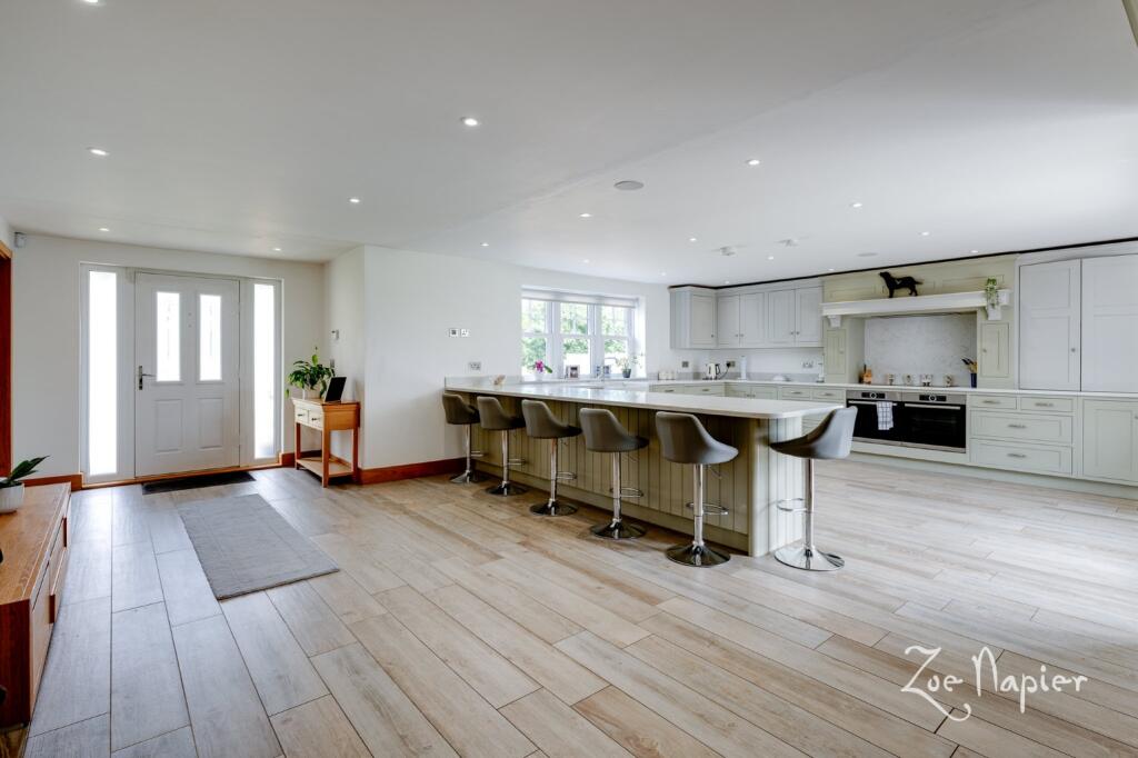 Additional image 3 of Moreton