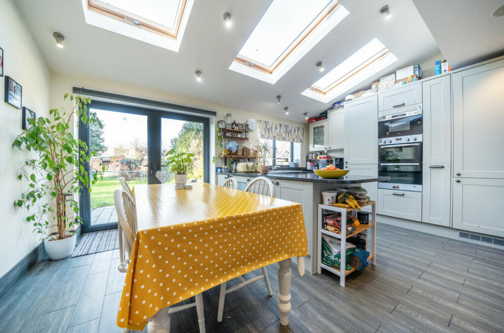 Additional image 9 of Oxford Close, Mitcham, CR4