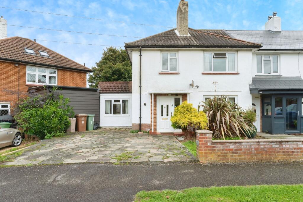 Richland Avenue, Coulsdon, CR5