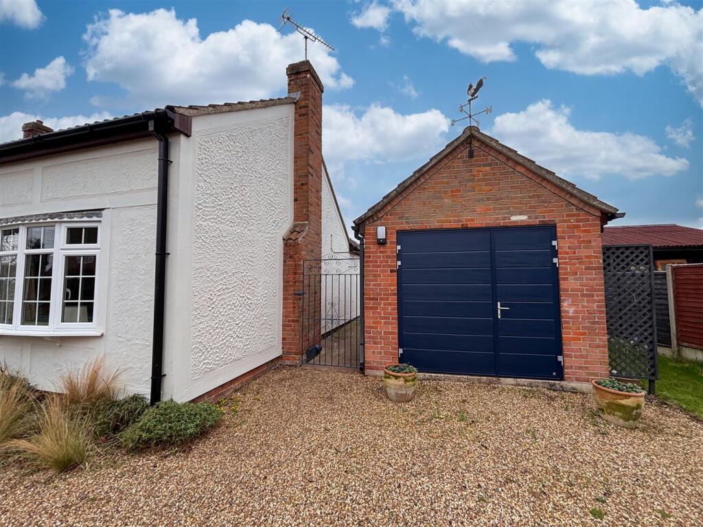 Additional image 52 of Windmill Road, Bradfield