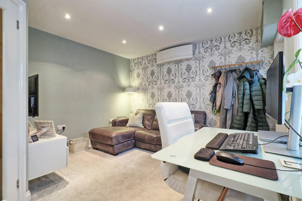 Additional image 7 of High Street, Maldon, CM9 5BU