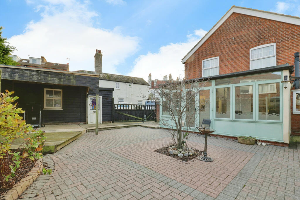 Additional image 3 of Guest House, Walton On The Naze, CO14