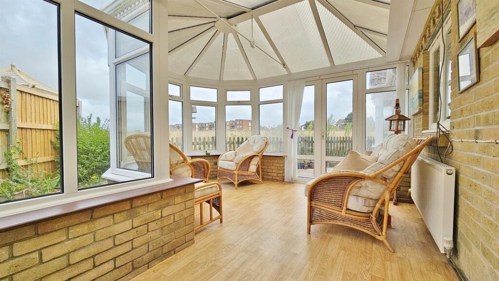 Additional image 22 of Louise Close, Walton On The Naze