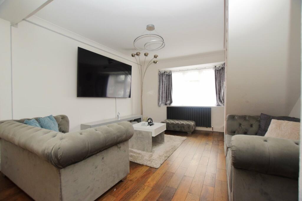 Additional image 5 of Lorraine Close, Billericay, CM11