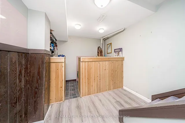 Additional image 33 of 27 Vodden Crt