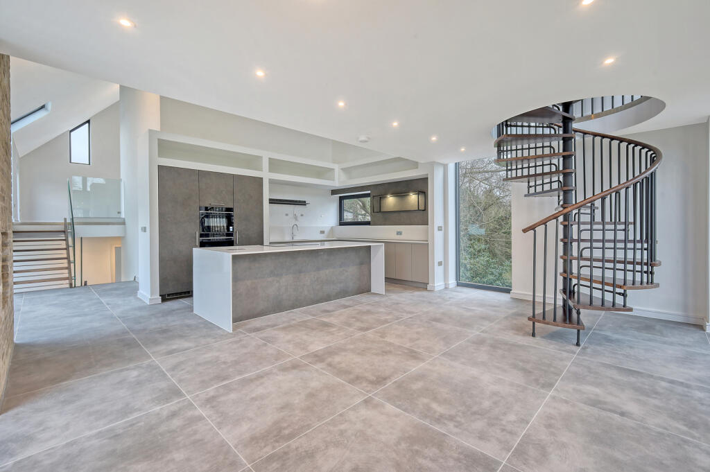 Additional image 3 of Mill View, Bromley Road, CO4