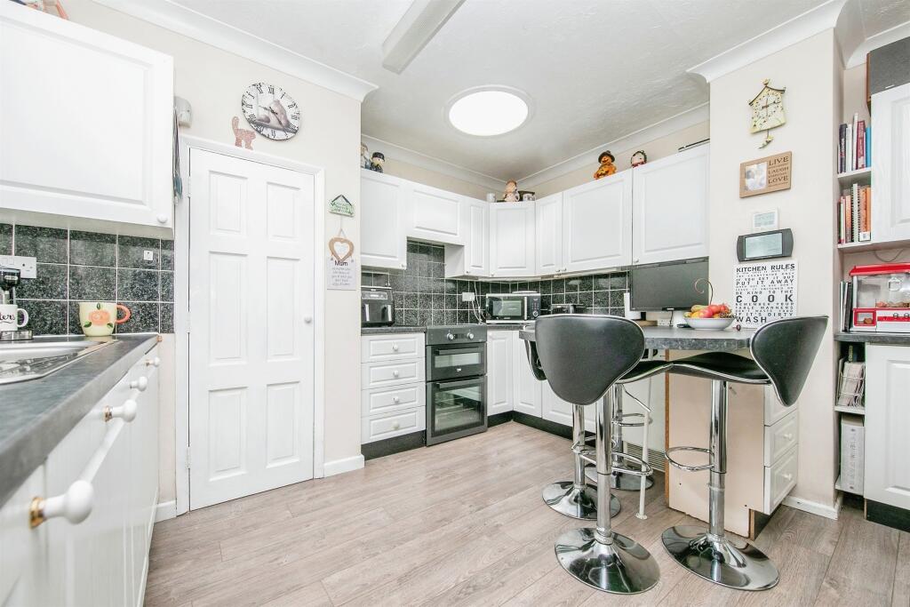 Additional image 4 of Harwich Road, Colchester